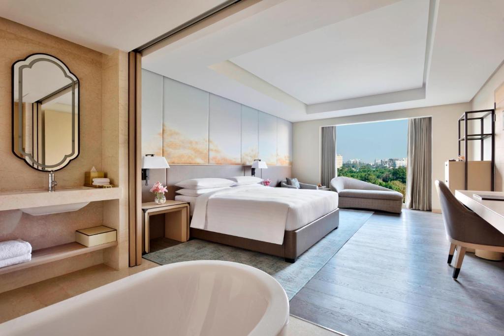 Indore Marriott Hotel with Jacuzzi in Room Indore Marriott Hotel with Jacuzzi in Room