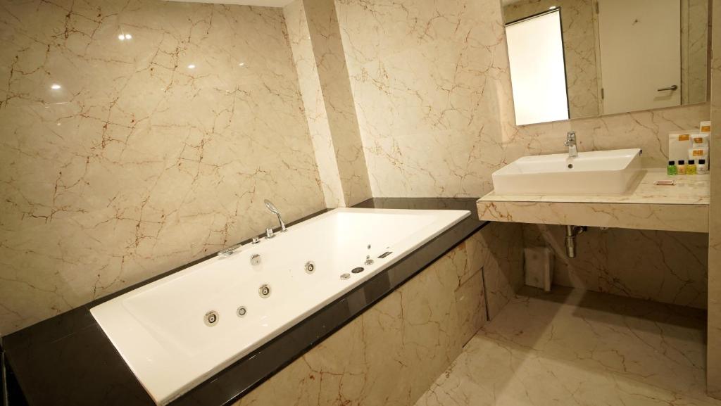 Jacuzzi Hotel Antique Regency New Digha Jacuzzi Hotel Antique Regency New Digha