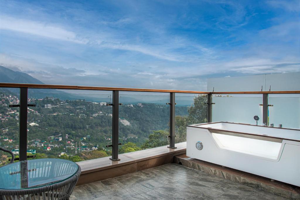 Jacuzzi Hotel Echor Mandara TreeVilla Dharamshala Jacuzzi Hotel Echor Mandara TreeVilla Dharamshala