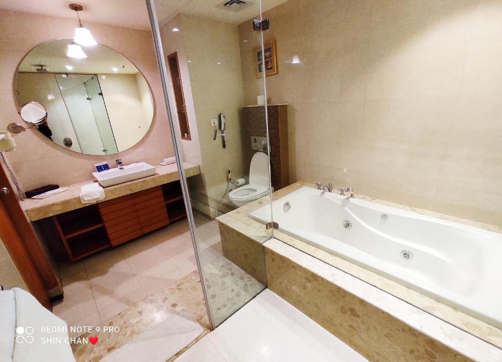 Jacuzzi Hotel RoomAmbrosia Sarovar Portico Haridwār Jacuzzi Hotel RoomAmbrosia Sarovar Portico Haridwār