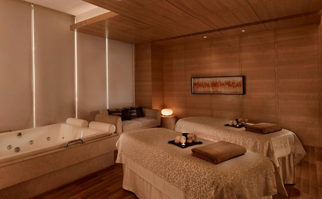 Jacuzzi Hyatt Regency Chandigarh Jacuzzi Hyatt Regency Chandigarh