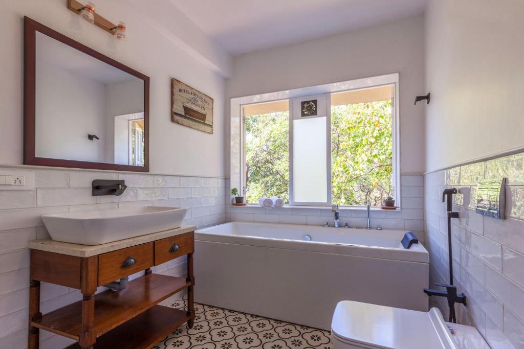 Jacuzzi Panchgani Antilia Villa Luxurious-AC-Swimming Pool Jacuzzi Panchgani Antilia Villa Luxurious-AC-Swimming Pool