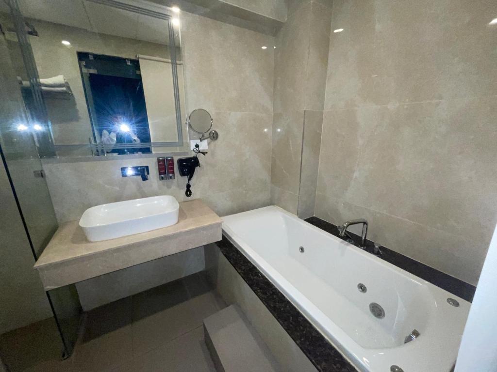 Jacuzzi Pride Hotel And Resort Rishikesh Jacuzzi Pride Hotel And Resort Rishikesh