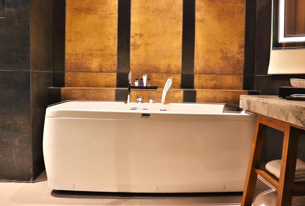 Jacuzzi Radisson Blu Plaza Resort & Convention Centre Karjat Jacuzzi Radisson Blu Plaza Resort & Convention Centre Karjat