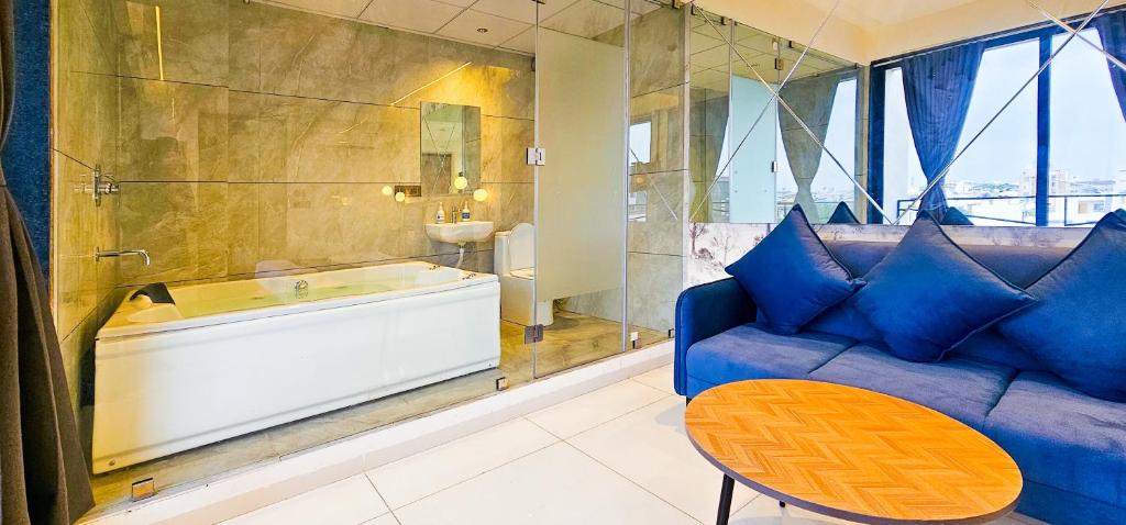 Jacuzzi Room Hotel Nova Bizz Rajkot Jacuzzi Room Hotel Nova Bizz Rajkot