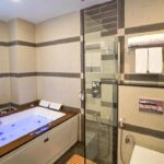Hotels in Rishīkesh with Bathtub Jacuzzi Room Hotel Regenta Inn On The Ganges Rishīkesh