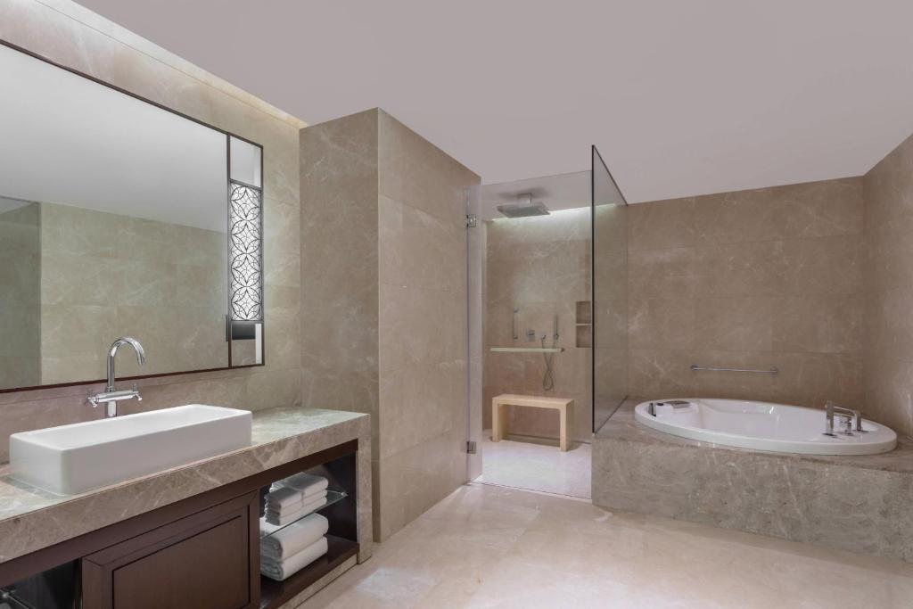 Jacuzzi Room Kochi Marriott Hotel Jacuzzi Room Kochi Marriott Hotel