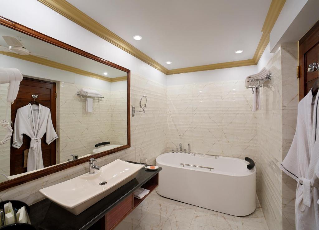 Jacuzzi Room Puri Mayfair Heritage Jacuzzi Room Puri Mayfair Heritage