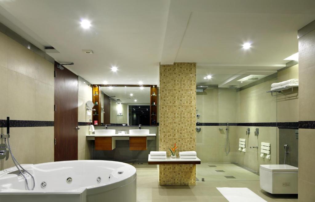 Jacuzzi Room Ramada Resort by Wyndham Kochi Jacuzzi Room Ramada Resort by Wyndham Kochi