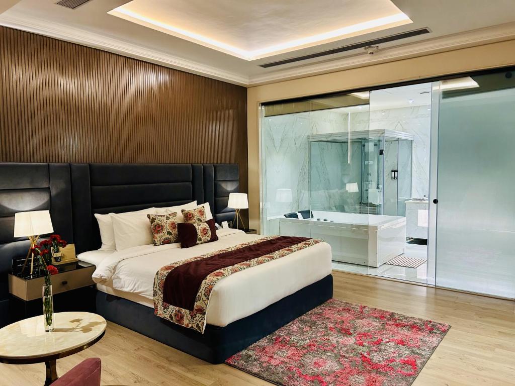 Jacuzzi Suite Fortune Ranjit Vihar, Amritsar- Member ITC's hotel group Jacuzzi Suite Fortune Ranjit Vihar, Amritsar- Member ITC's hotel group