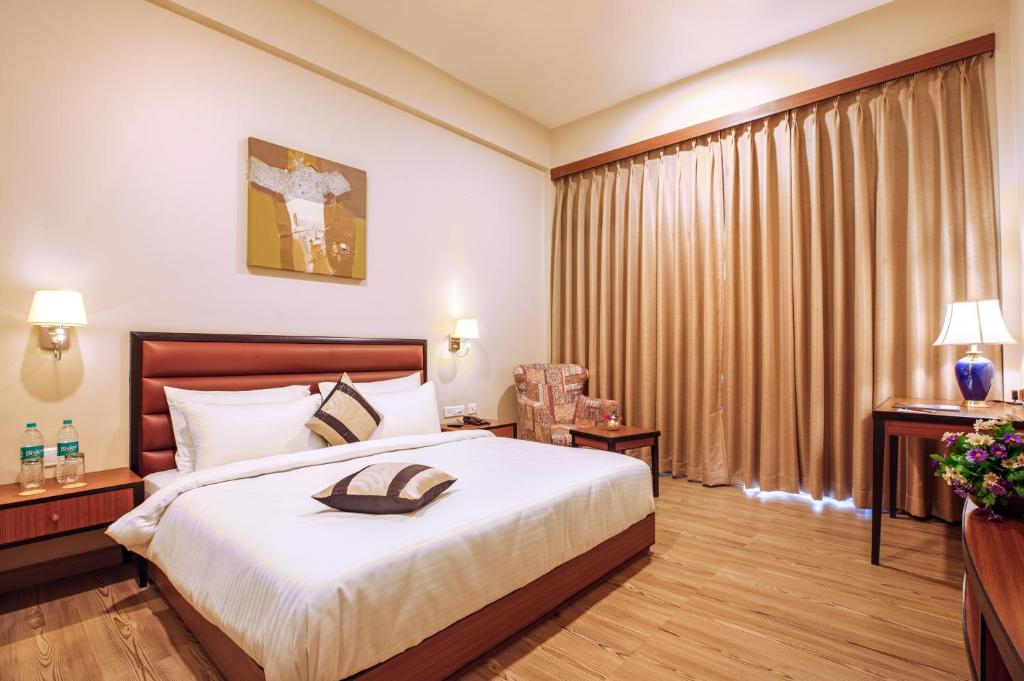 LALITA GRAND Mathura with Bathtub LALITA GRAND Mathura with Bathtub