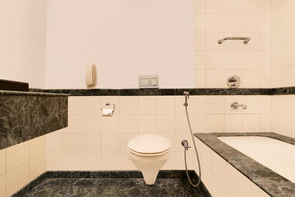 Lemon Tree Hotel Indore with Bath Tub Lemon Tree Hotel Indore with Bath Tub
