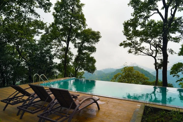 ELEPHANT PASSAGE - Hotel with Bathtub in Munnar