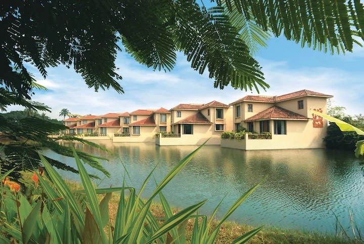 Vedic Village Spa Resort - Hotel with Bathtub in Kolkata
