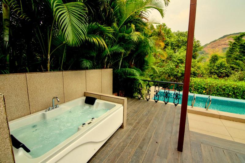 Nostravila Lonavala with Jacuzzi Nostravila Lonavala with Jacuzzi