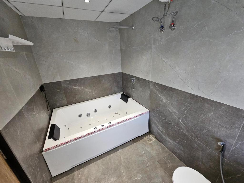 Nova Park Rajkot with Jacuzzi in Room Nova Park Rajkot with Jacuzzi in Room