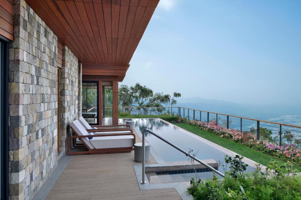 Private Pool The Westin Resort & Spa Himalayas Rishīkesh Private Pool The Westin Resort & Spa Himalayas Rishīkesh