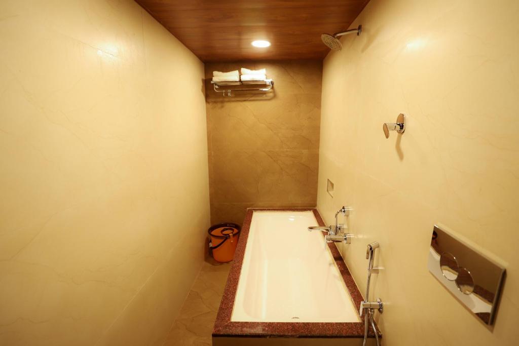 Raaj Resort Panvel with Bathtub in Room Raaj Resort Panvel with Bathtub in Room
