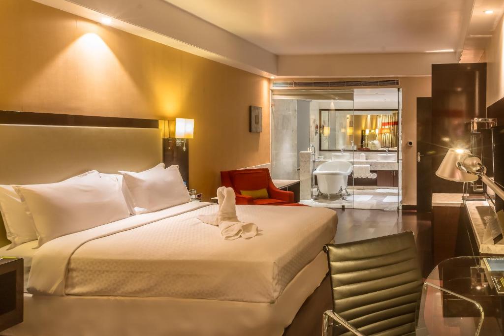 Radisson Hotel Agra with Bathtub Radisson Hotel Agra with Bathtub