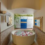 Hotels with Bathtub in Bhubaneswar Resort Mayfair Lagoon Bhubaneswar with Jacuzzi in Room