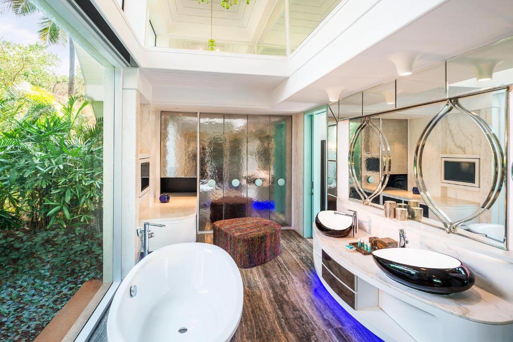 Resort W Goa with Bathtub in Room Resort W Goa with Bathtub in Room