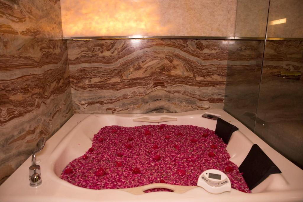Romantic Spabath Bizz The Hotel Rajkot Romantic Spabath Bizz The Hotel Rajkot