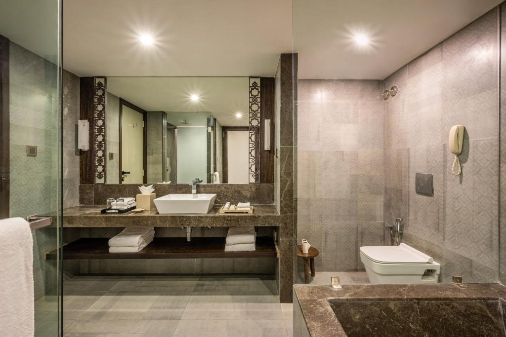 Silver Waves Resort & Spa Daman with Bathtub in Room Silver Waves Resort & Spa Daman with Bathtub in Room
