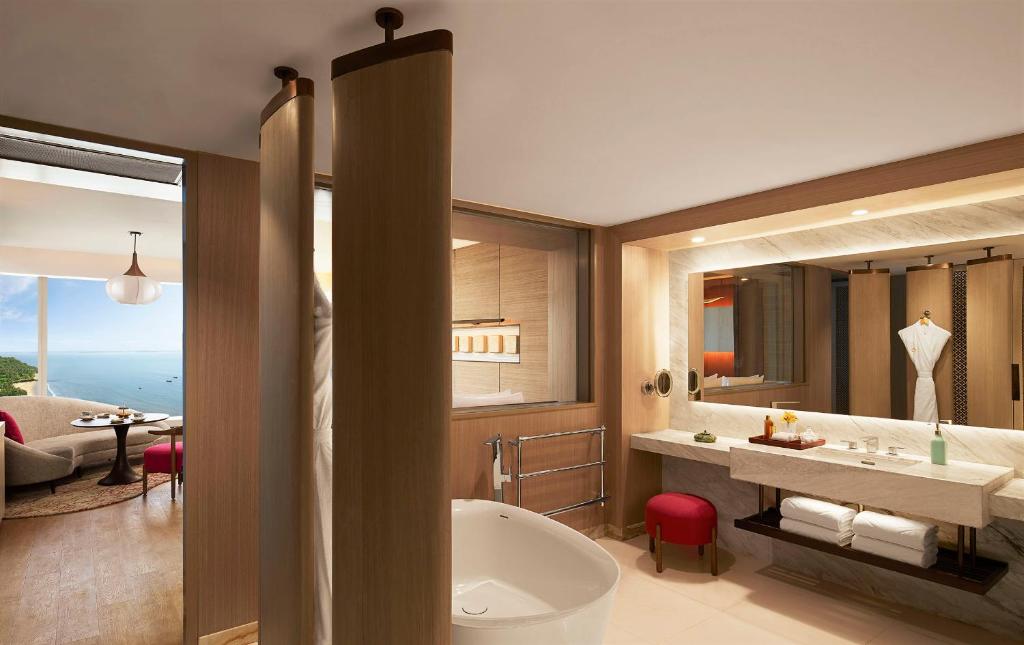 Taj Cidade de Goa Horizon, Panjim Goa with Bath Tub Taj Cidade de Goa Horizon, Panjim Goa with Bath Tub