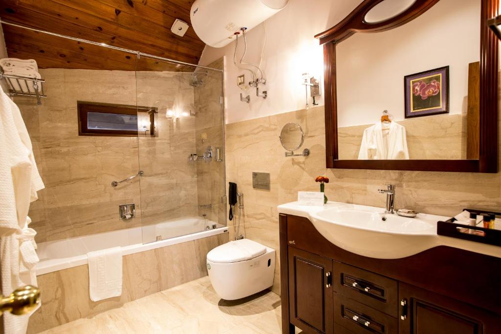 The Elgin, Darjeeling Heritage Resort & Spa with Bathtub The Elgin, Darjeeling Heritage Resort & Spa with Bathtub