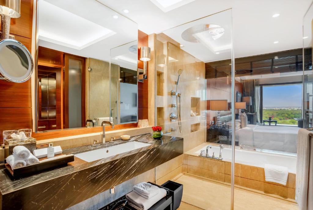 The Leela Ambience Gurugram Hotel & Residences with Spabath Room The Leela Ambience Gurugram Hotel & Residences with Spabath Room