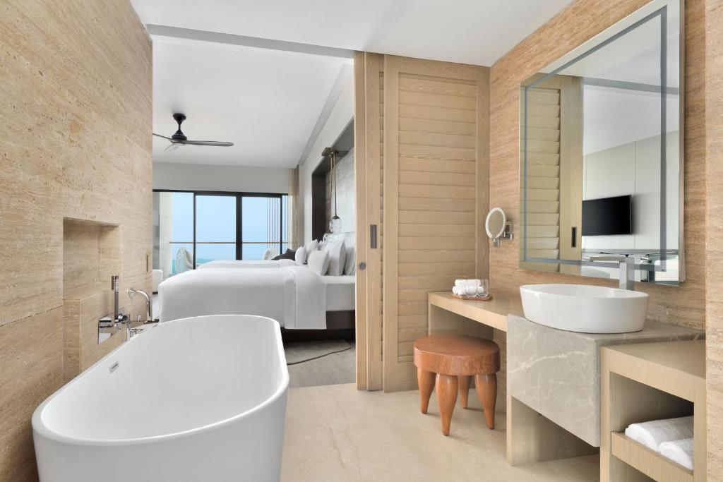 The Westin Resort & Spa Himalayas Rishīkesh with Bathtub in Room The Westin Resort & Spa Himalayas Rishīkesh with Bathtub in Room